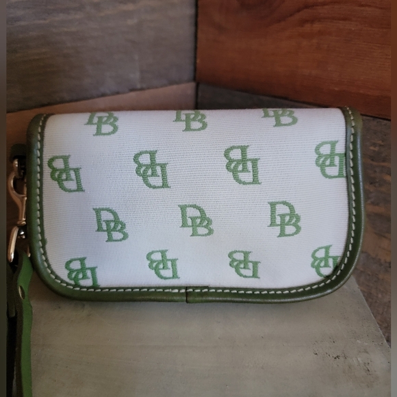 Dooney And Bourke Vintage Green And White Monogram Wristlet With Leather Trim - Picture 3 of 10